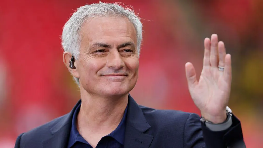 Who says not to this Portuguese giant? - Mourinho arrives for talks