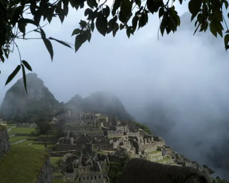Debris blocking Railway Lines Trap Hundreds of Travelers near Machu Picchu